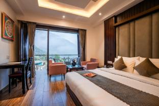 alt life luxe himalayan crown mcelodganj