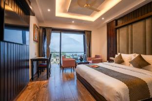 alt life luxe himalayan crown mcelodganj