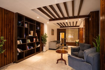 alt life luxe himalayan crown mcelodganj