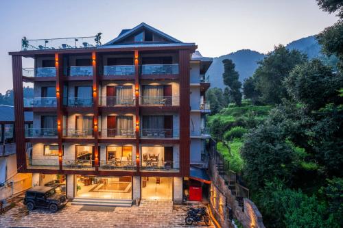 Alt Life Luxe Himalayan Crown Mcelodganj,,3 star