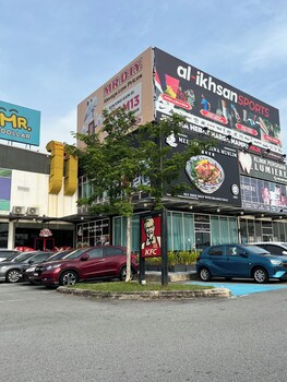 afie hostel klia airport transit