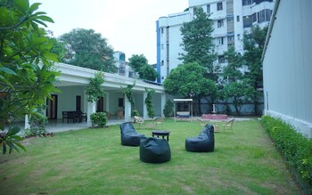 urban trippers shamiyana villa byarindam