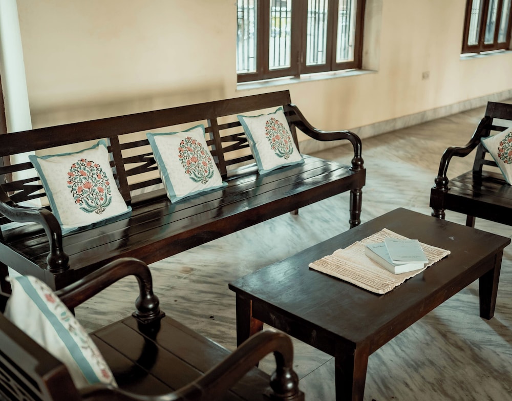 urban trippers shamiyana villa byarindam