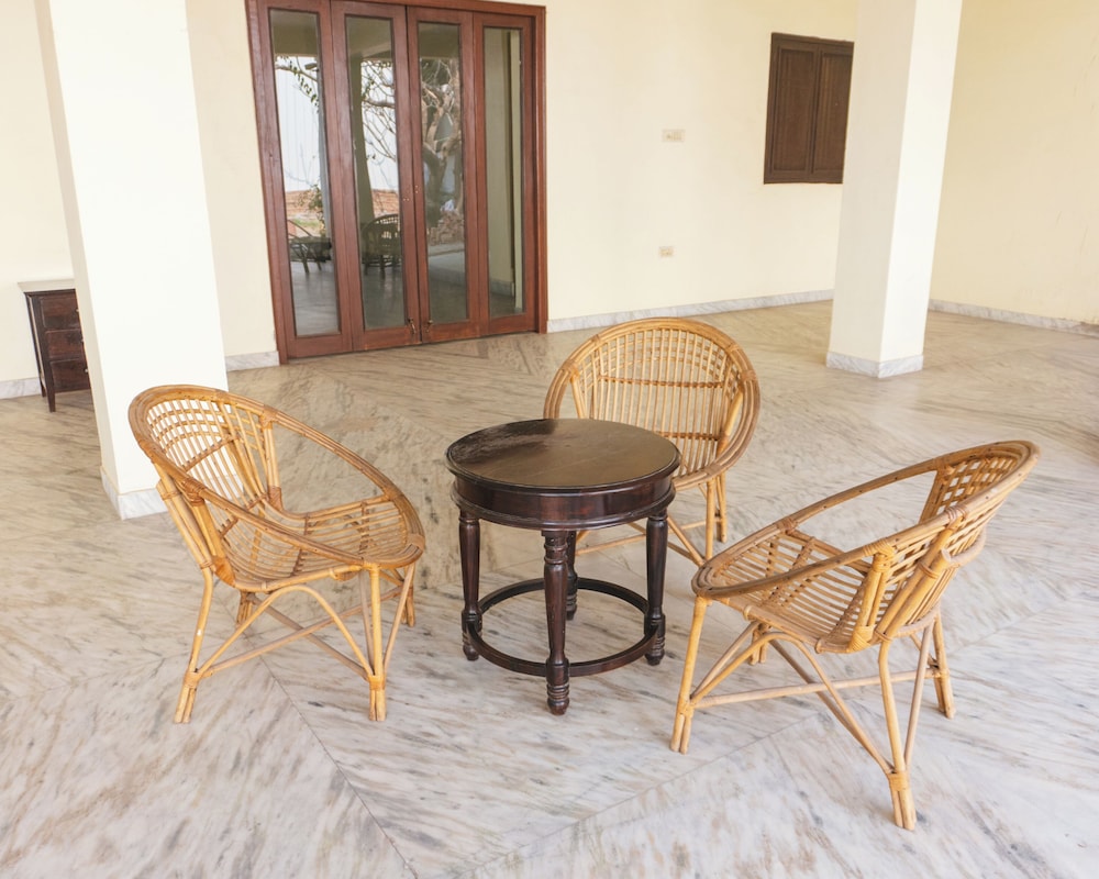 urban trippers shamiyana villa byarindam