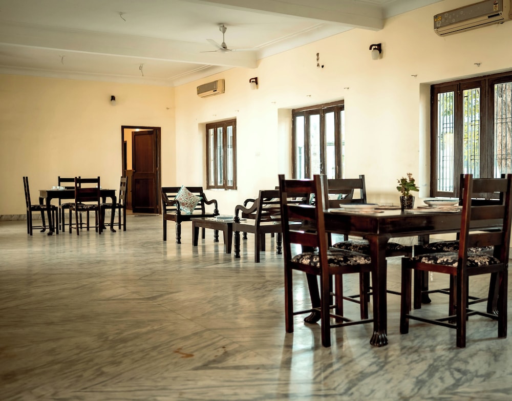 urban trippers shamiyana villa byarindam