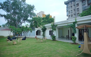 urban trippers shamiyana villa byarindam