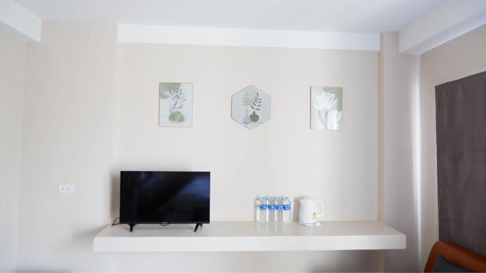 shi ro i poshtel
