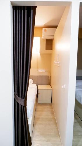 shi ro i poshtel