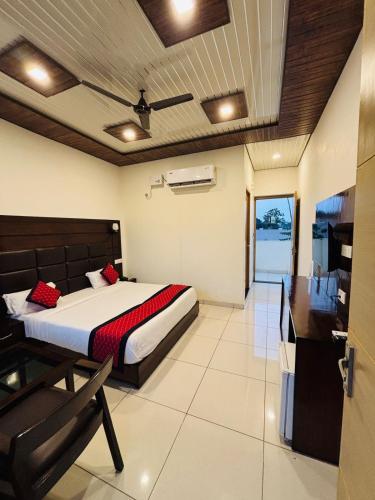 Lee Corbett Resort,,3 star