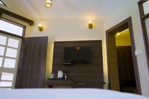 the whispering winds resort