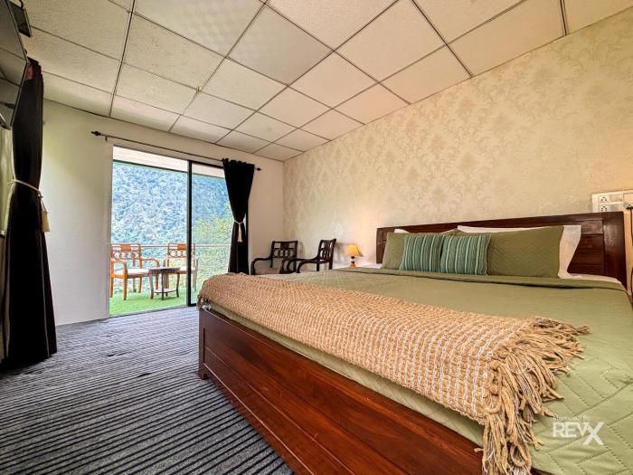 the sona heli resort