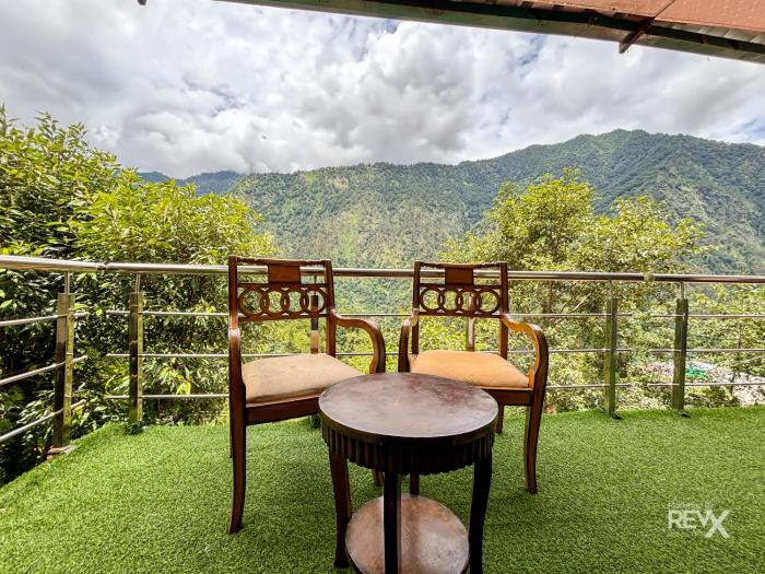 the sona heli resort