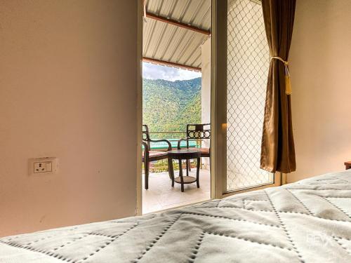 the sona heli resort