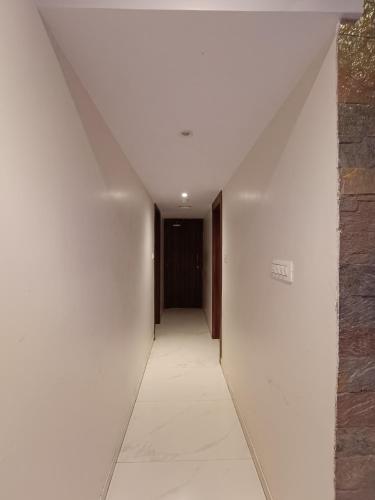 hotel best near kokilaben hospital andheri west