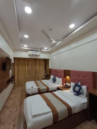 hotel best near kokilaben hospital andheri west