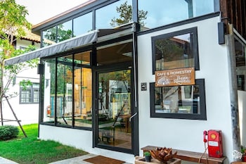 Baanrongmai Canal Front Cafe & Homestay ,,4 star