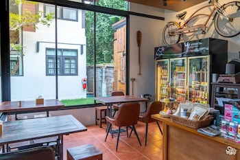 Baanrongmai Canal Front Cafe & Homestay ,,4 star