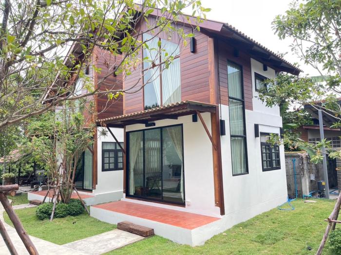 baanrongmai canal front cafe and homestay