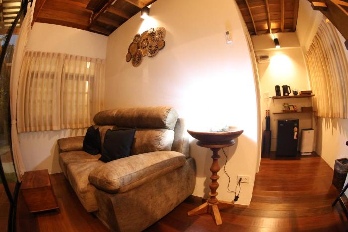 baanrongmai canal front cafe and homestay
