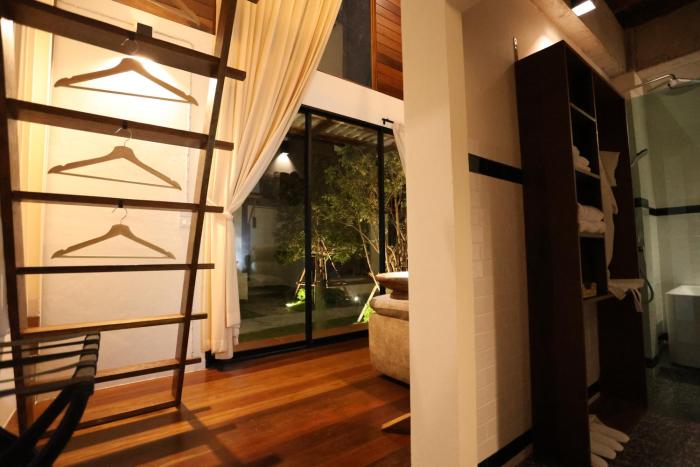 baanrongmai canal front cafe and homestay