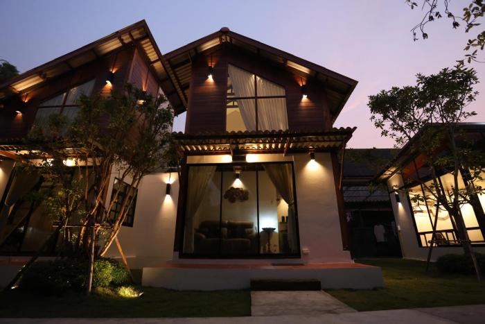baanrongmai canal front cafe and homestay