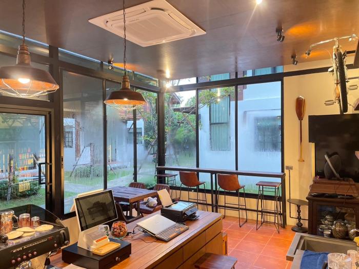 baanrongmai canal front cafe and homestay