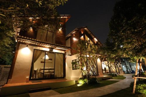 baanrongmai canal front cafe and homestay