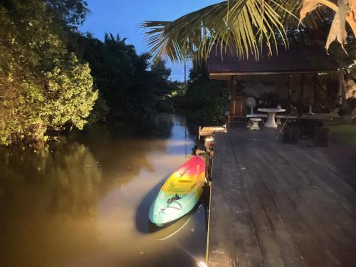 baanrongmai canal front cafe and homestay