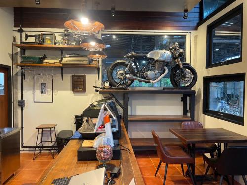 baanrongmai canal front cafe and homestay