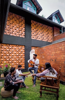 tentgram brick house