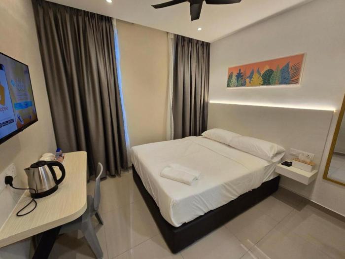 seven days hotel