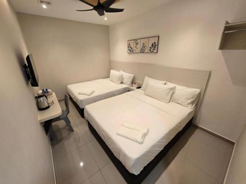 seven days hotel