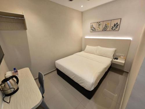 seven days hotel