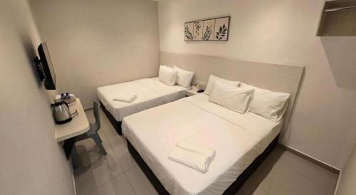seven days hotel