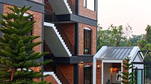 The Willoughby Maerim Hotel,,4 star