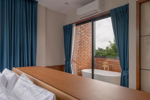 the willoughby maerim hotel