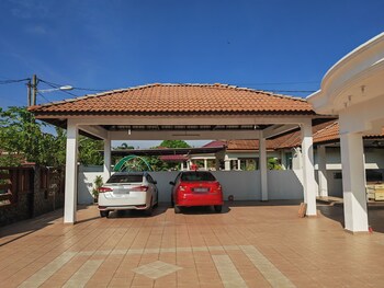Padang Serai Deluxe Roomstay,,2 star