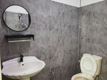 Padang Serai Deluxe Roomstay,,2 star