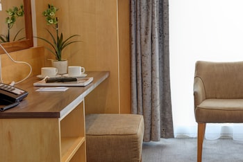 best western chiswick palace and suites