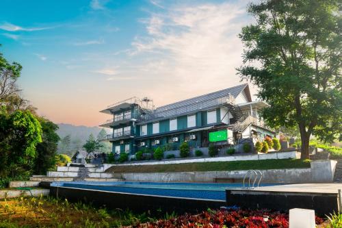 Jungle View Resort,,5 star