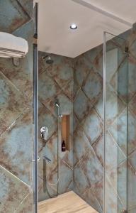 studio 109 apartment by tisyastays