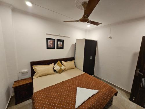 Gautam Nagar Homestay South Delhi,,4 star