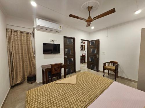 Gautam Nagar Homestay South Delhi,,4 star