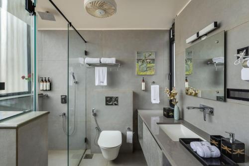 vana a lindsay manor