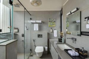 vana a lindsay manor