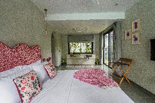 vana a lindsay manor