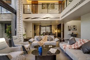 vana a lindsay manor