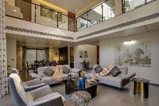 vana a lindsay manor