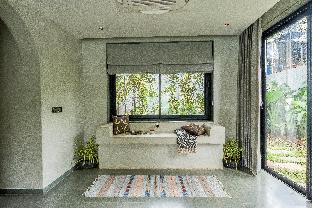 vana a lindsay manor