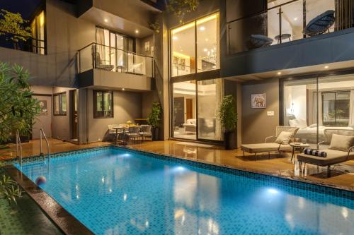 vana a lindsay manor